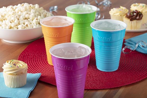 Hefty Party Cups with Popcorn & Cupcakes