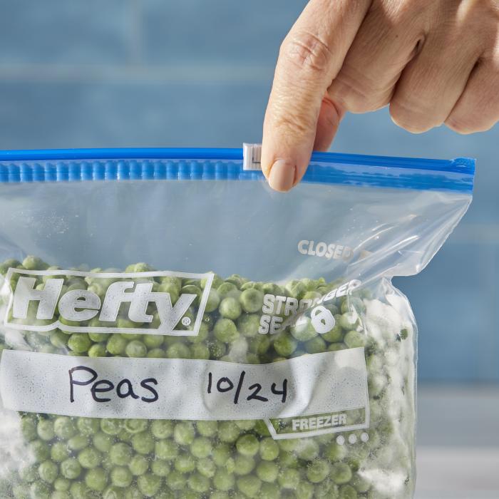 Slider Freezer Quart with peas