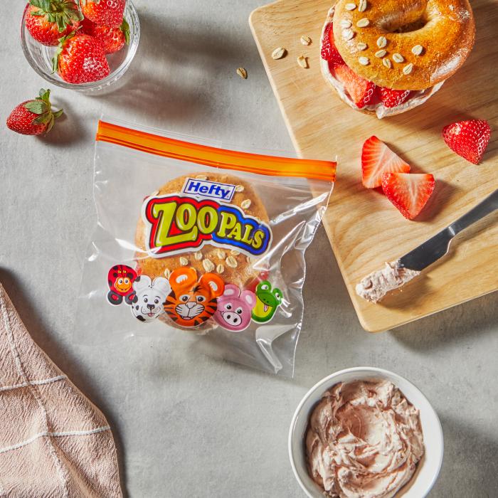 Hefty® Zoo Pals™ Press to Close Bags | Hefty